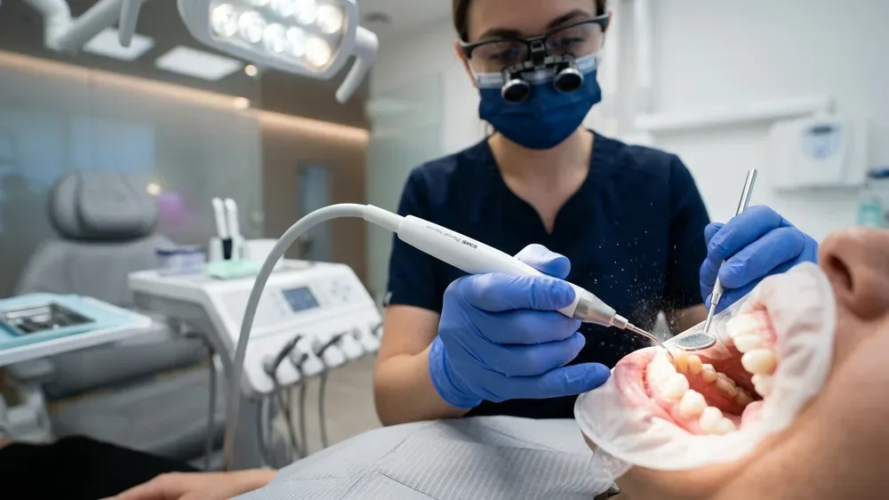 Gum treatment Karachi: healthy gums after periodontal care